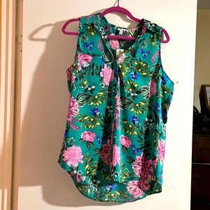 Beautiful Express sleeveless button down NWT